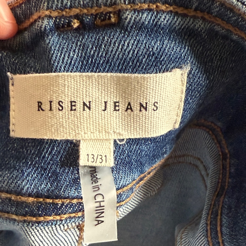 Risen High-Rise Wide Leg Women’s Jeans with Belt.  Size 13, Waist 31, Inseam 32 - Picture 4 of 6